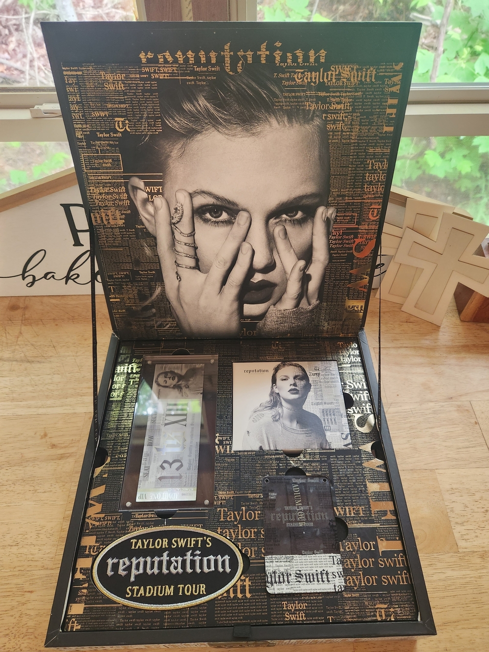 Taylor Swift VIP Reputation Tour Box